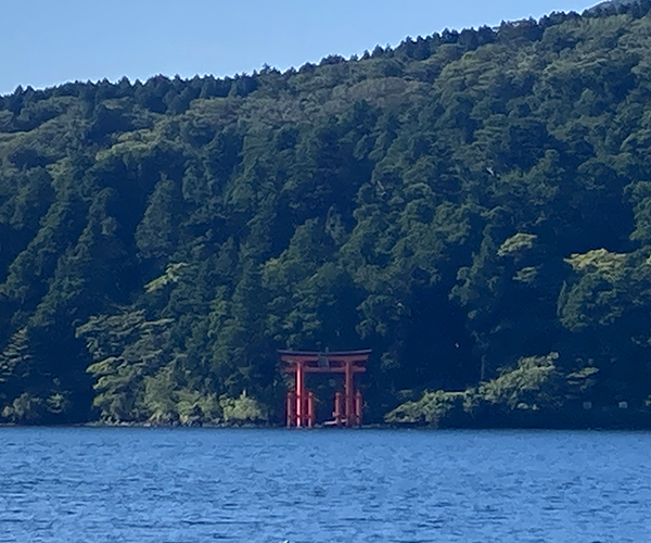快晴の箱根神社